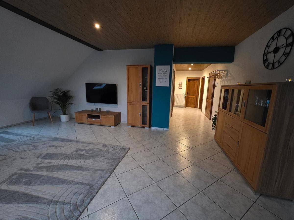 Foto 5 von 37: Two-Bedroom Apartment