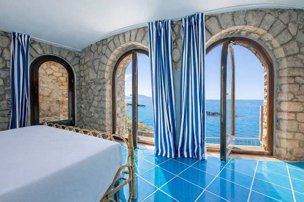 Foto 3 von 27: Enchanting panoramic suite a few steps from the sea in Sorrento Peninsula