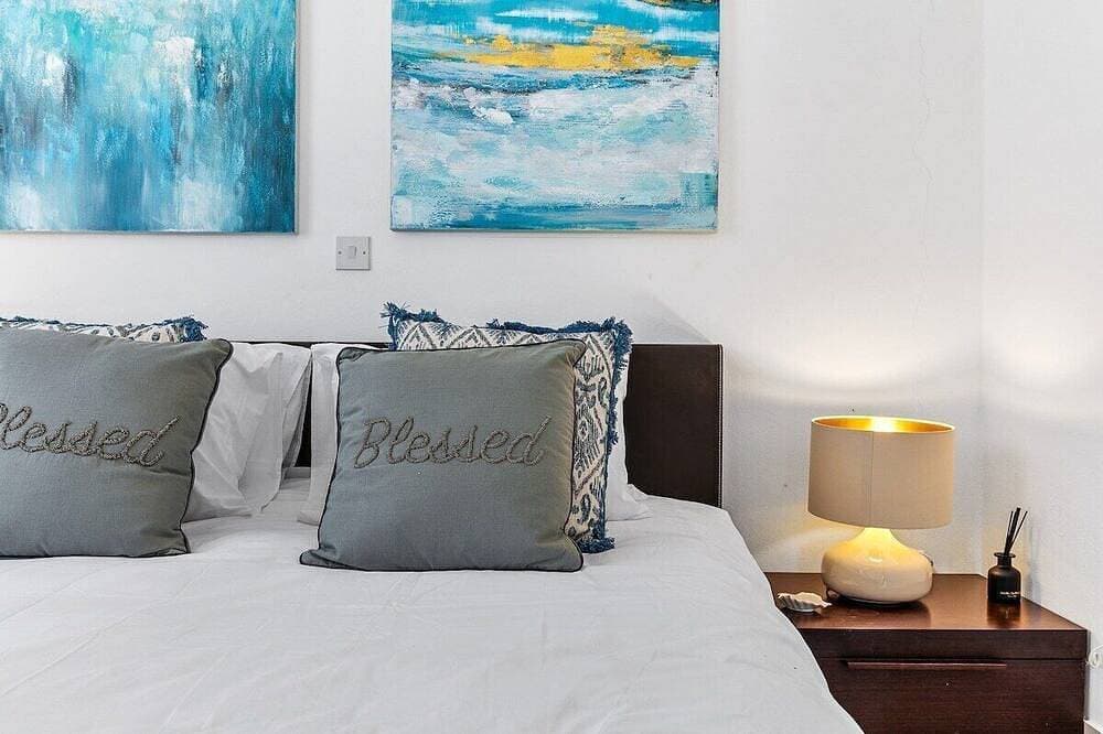 Foto 5 von 27: Modern-Apartment-Poolblick-Eigenes Badezimmer