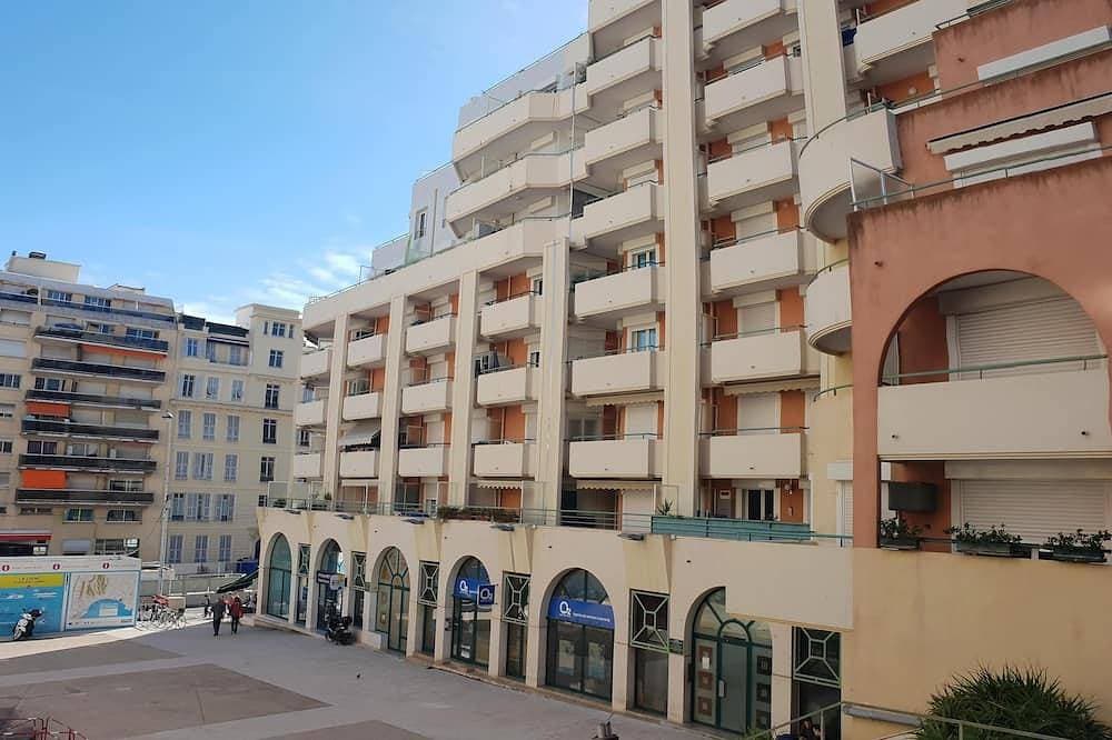 Foto 7 von 22: Elegantes, 30 m² großes Studio mit Aufzug und Terrasse, 30 m vom Meer entfernt, 7p AC / WLAN