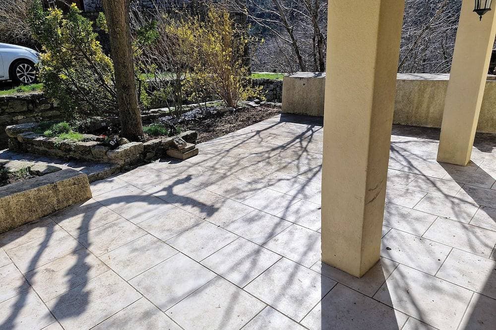 Foto 6 von 18: Stone house in southern Ardèche. Calm and cool in summer! Pets allowed