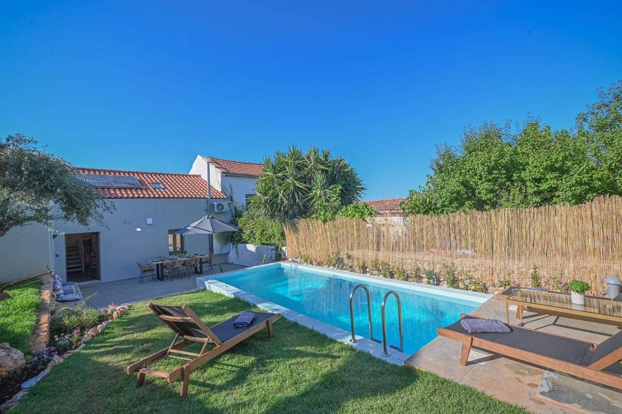 Villa Garifalia with Sauna & Hydromassage 1