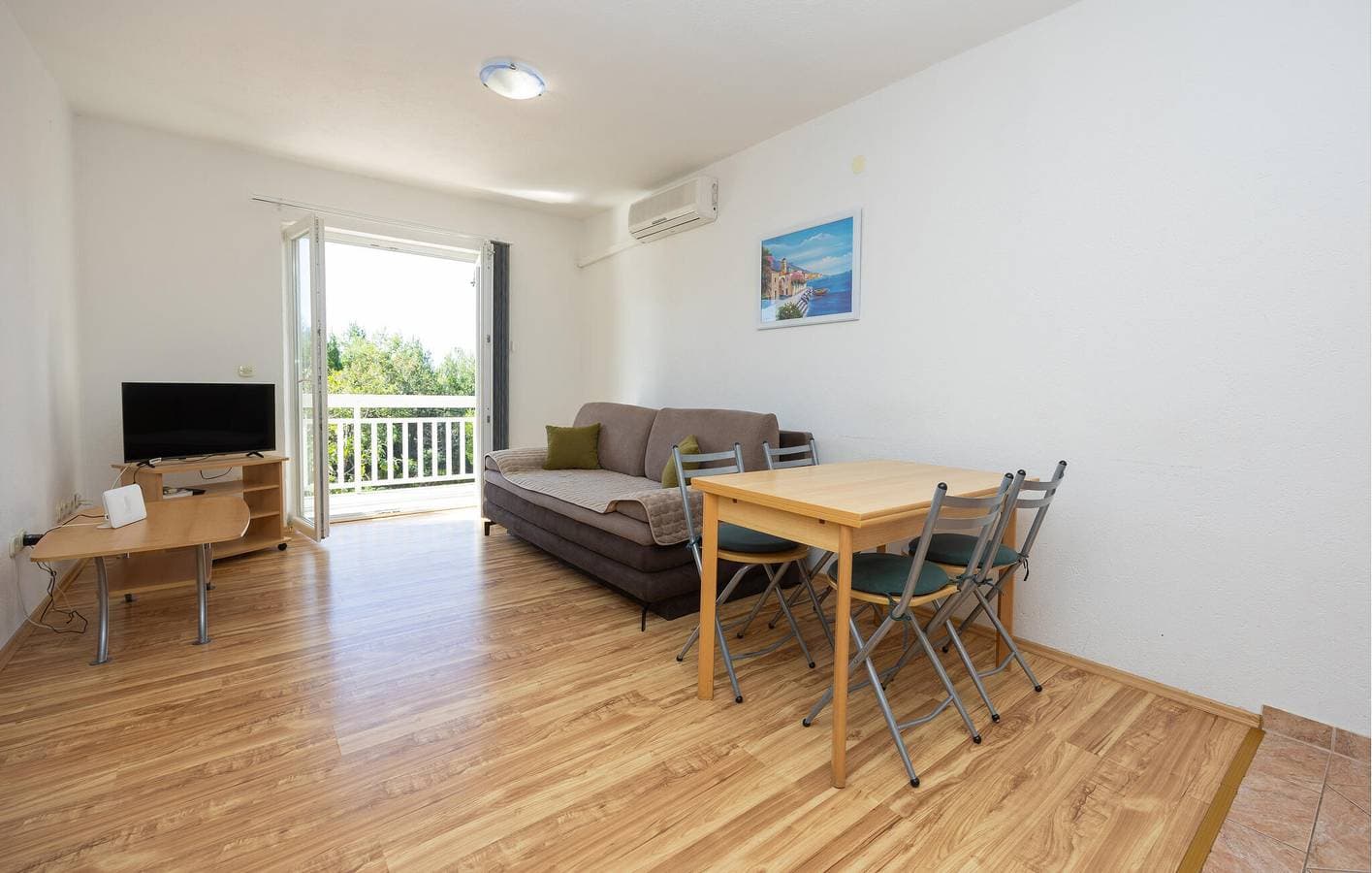 Foto 5 von 20: Charmantes Apartment mit Terrasse, WLAN, Parkplatz, 600 m vom Strand entfernt