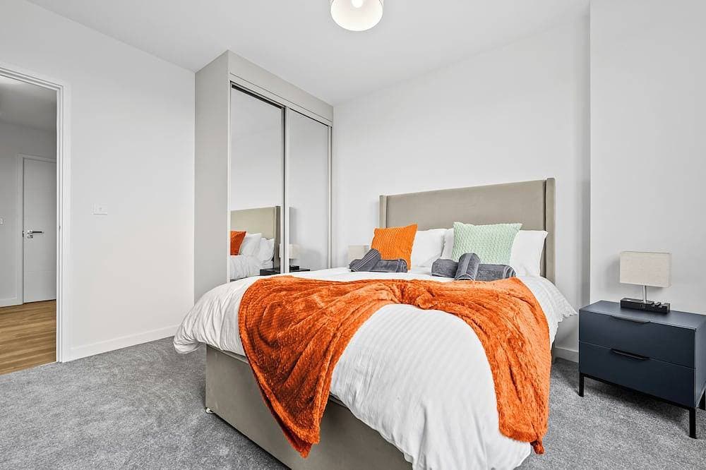 Foto 2 von 23: 2Br Modern Apartment | 12 Mins to Heathrow