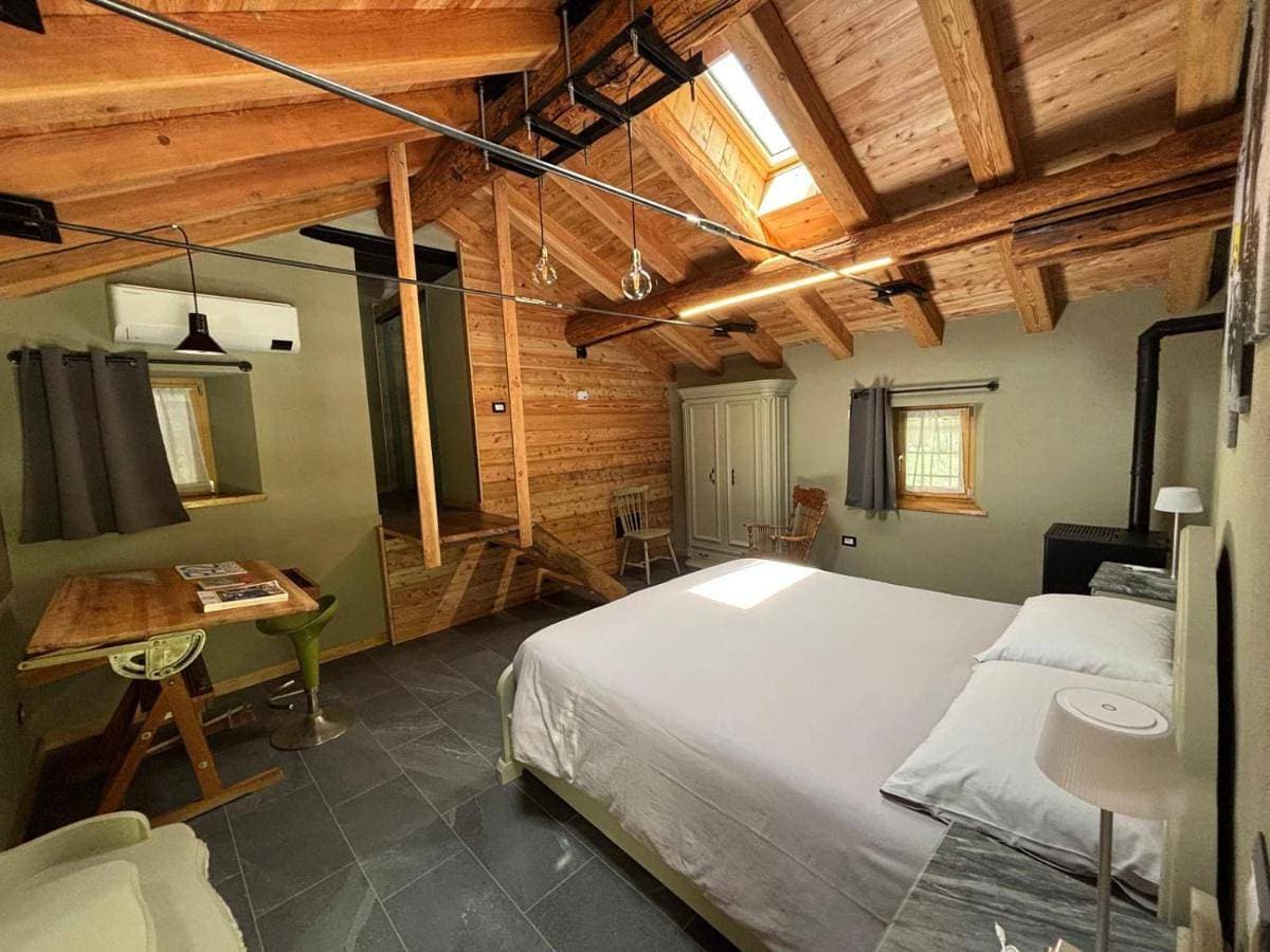 Riverside Room Pierre 1