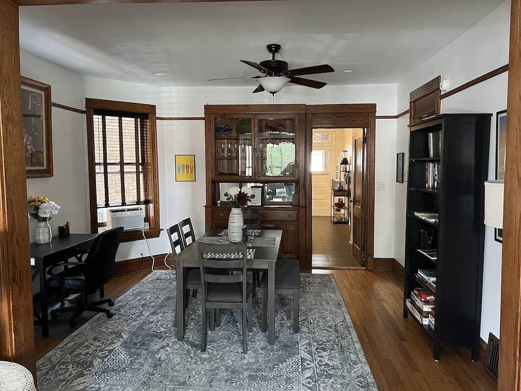 Stylish, Inviting 2-Br near Logan Square and Wrigley Field 1