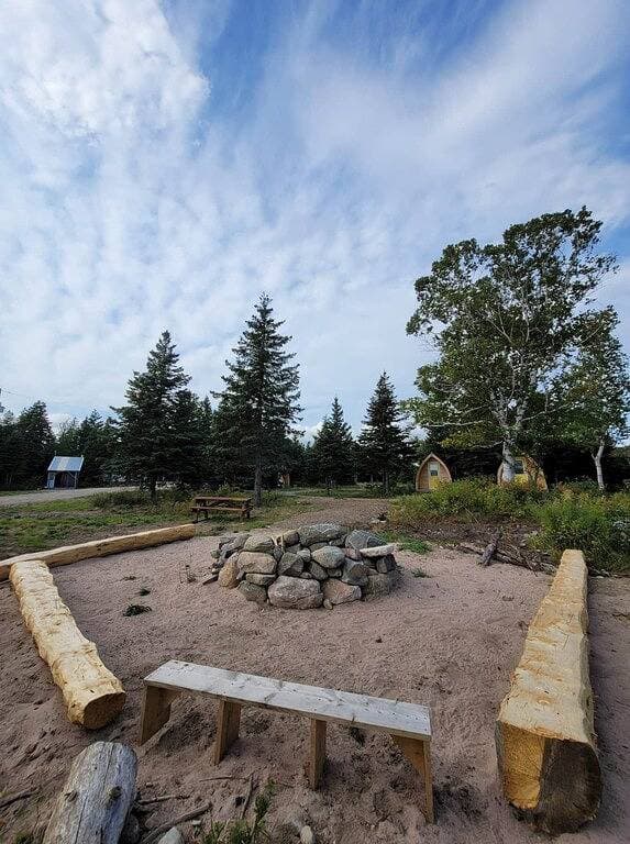 Foto 4 von 7: Black Spruce Camping Pod at The Spruces