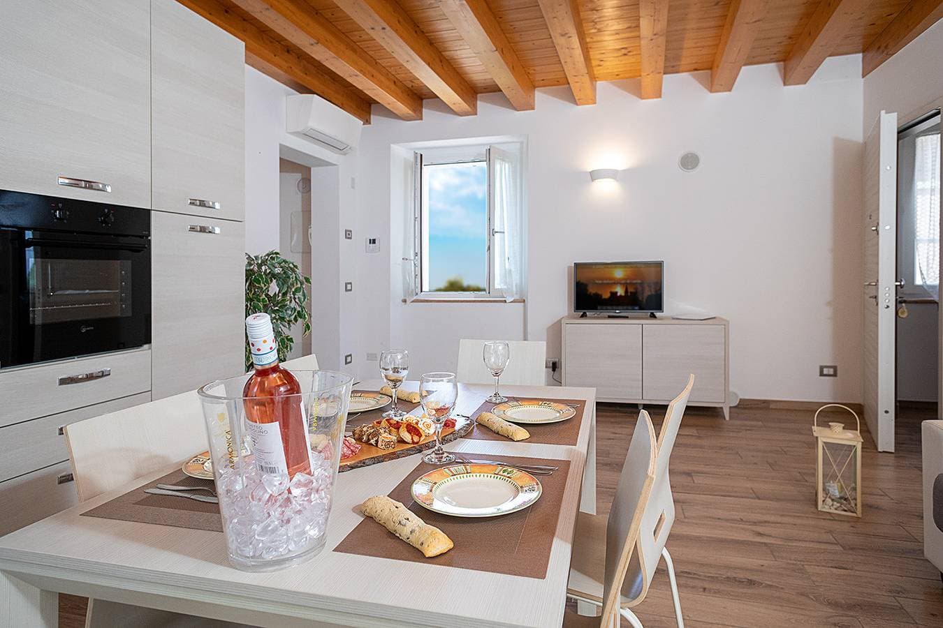 Foto 10 von 27: Regarda - Casa Rossa 1, romantisches  Rustico mit WLan, Klimaanlage