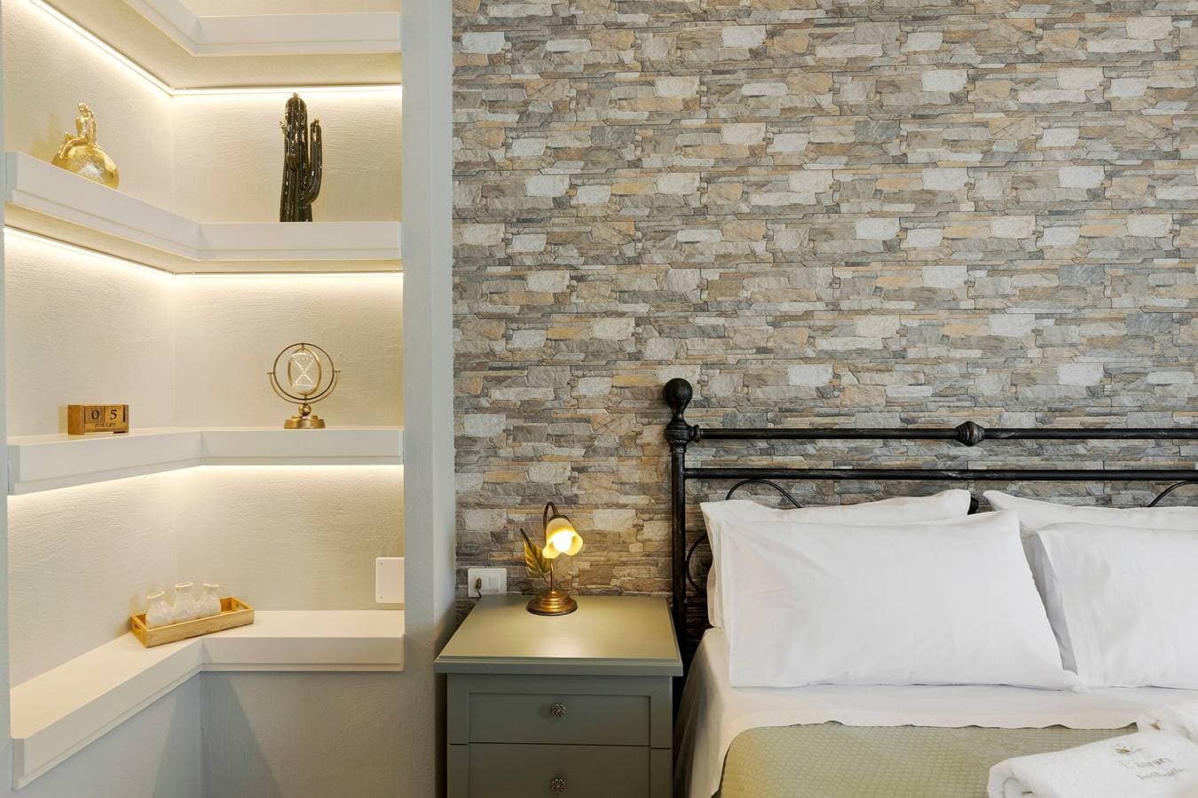 Foto 6 von 18: Bed & Breakfast 'L'Aurora – Zimmer Alba' mit Gemeinschaftsterrasse, WLAN und Klimaanlage