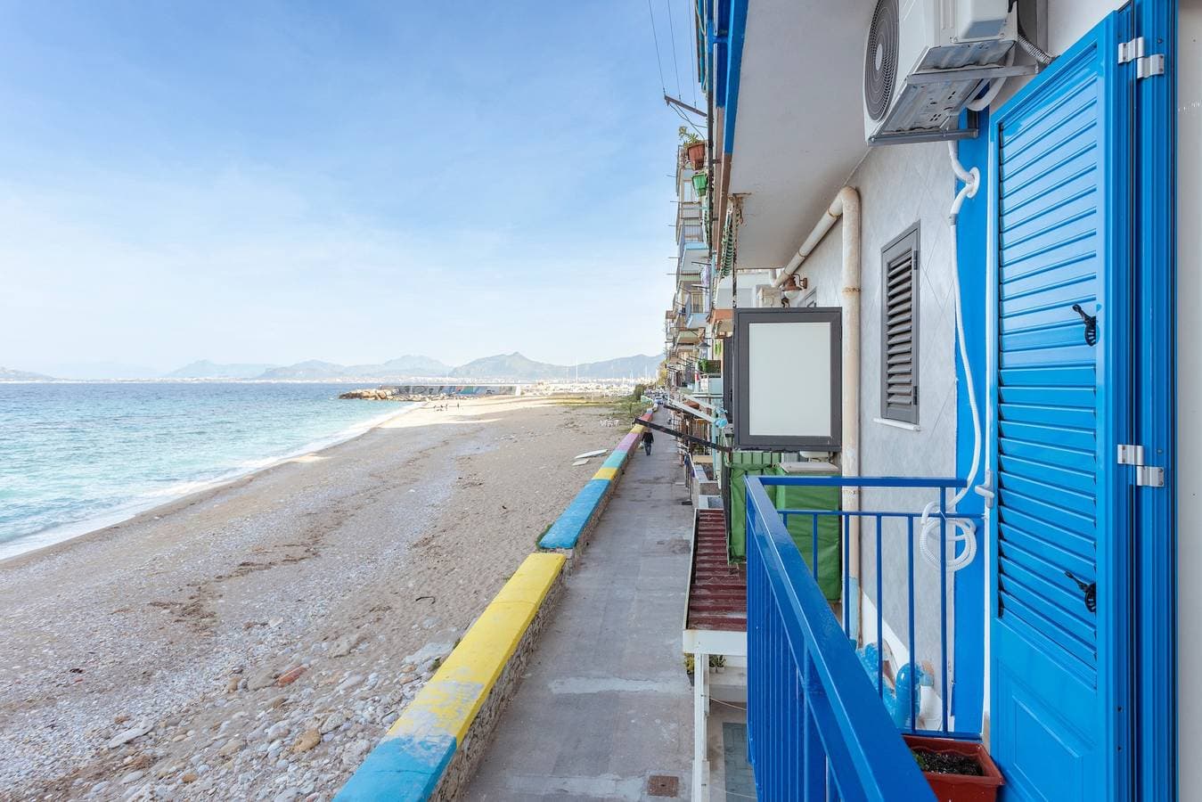 Foto 3 von 23: Ferienhaus 'Henriette' mit Meerblick, Wi-Fi und Klimaanlage