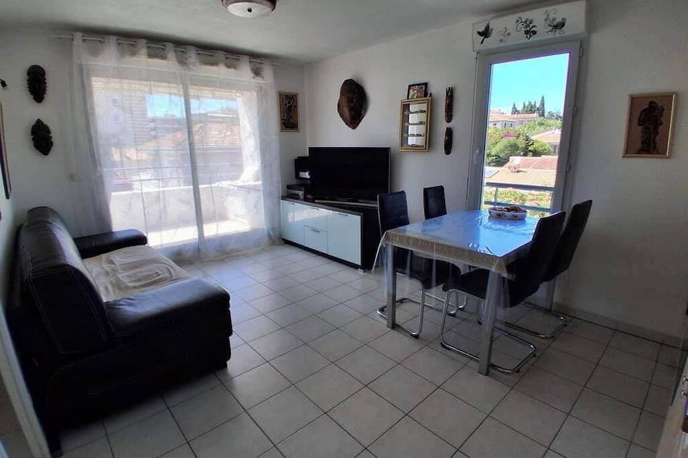 Foto 4 von 26: Air-conditioned 2-room apartment with a terrace, a 3-minute walk from the beach and restaurants