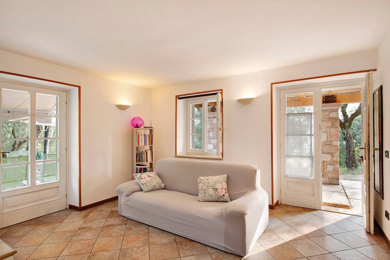 Foto 9 von 28: Ferienhaus "Rustico Alle Fornare" mit Blick auf den See und die Berge