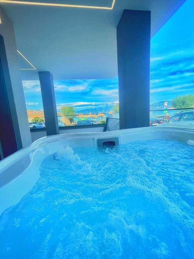 Villa San Sebastian - apartments on the beach with jacuzzi 1