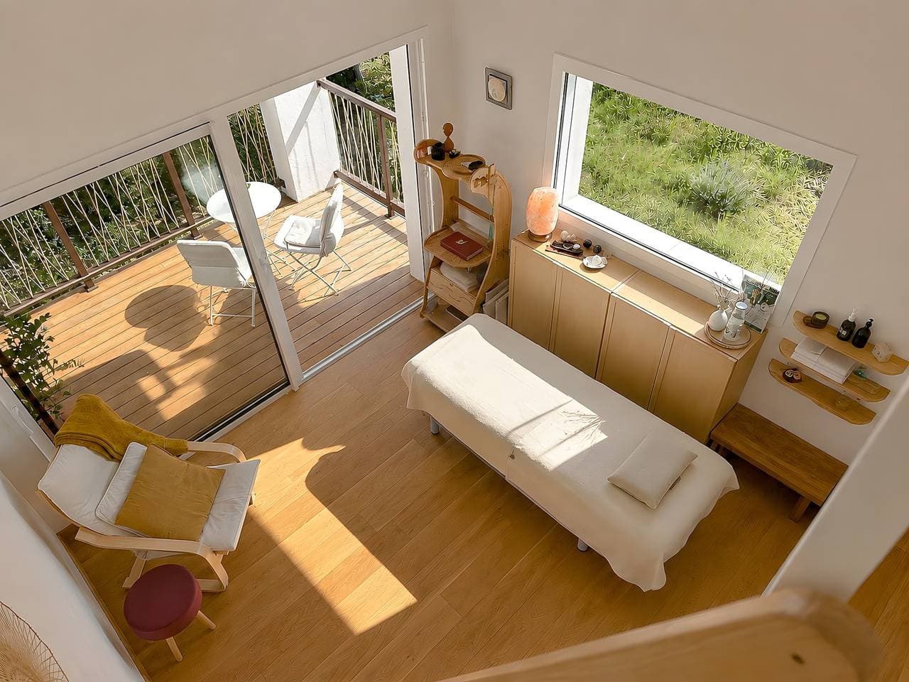 Foto 2 von 19: Studio 'Bulle de Sainte-Baume' mit Bergblick, privater Terrasse und WLAN