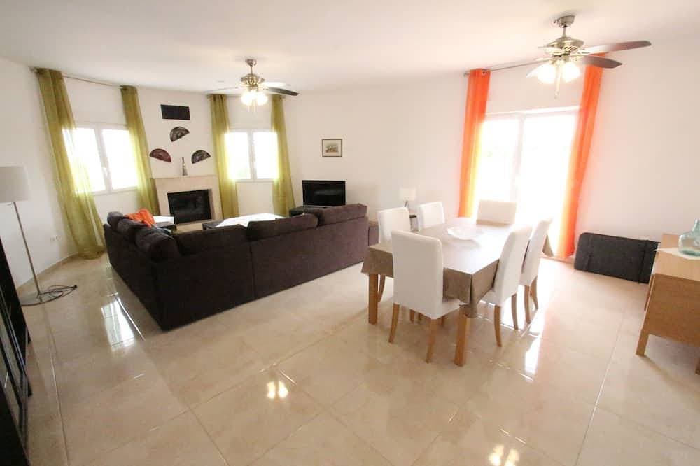 Foto 12 von 29: Villa mit privatem pool und panoramablick auf die Küste!