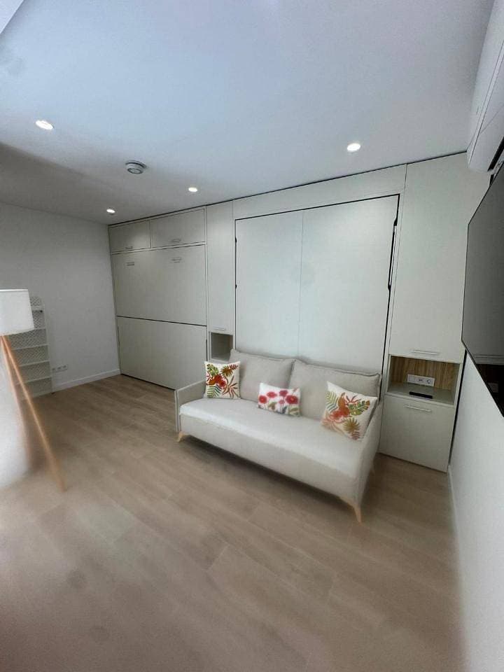 Foto 12 von 20: Family Room with Bathroom