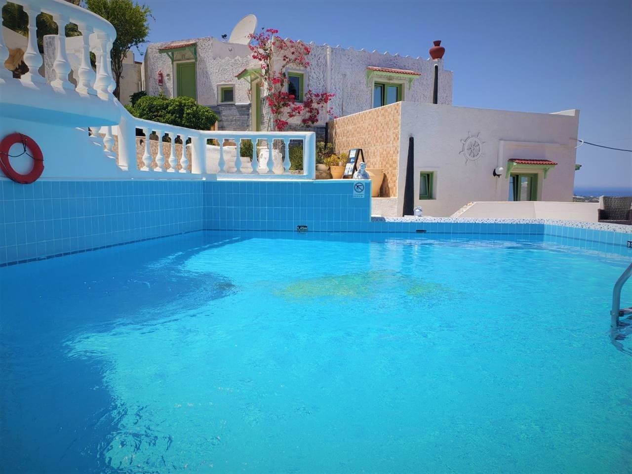 Geräumiges Zimmer in Creta für 3 Personen, mit Klimaanlage, Pool und Natur 1