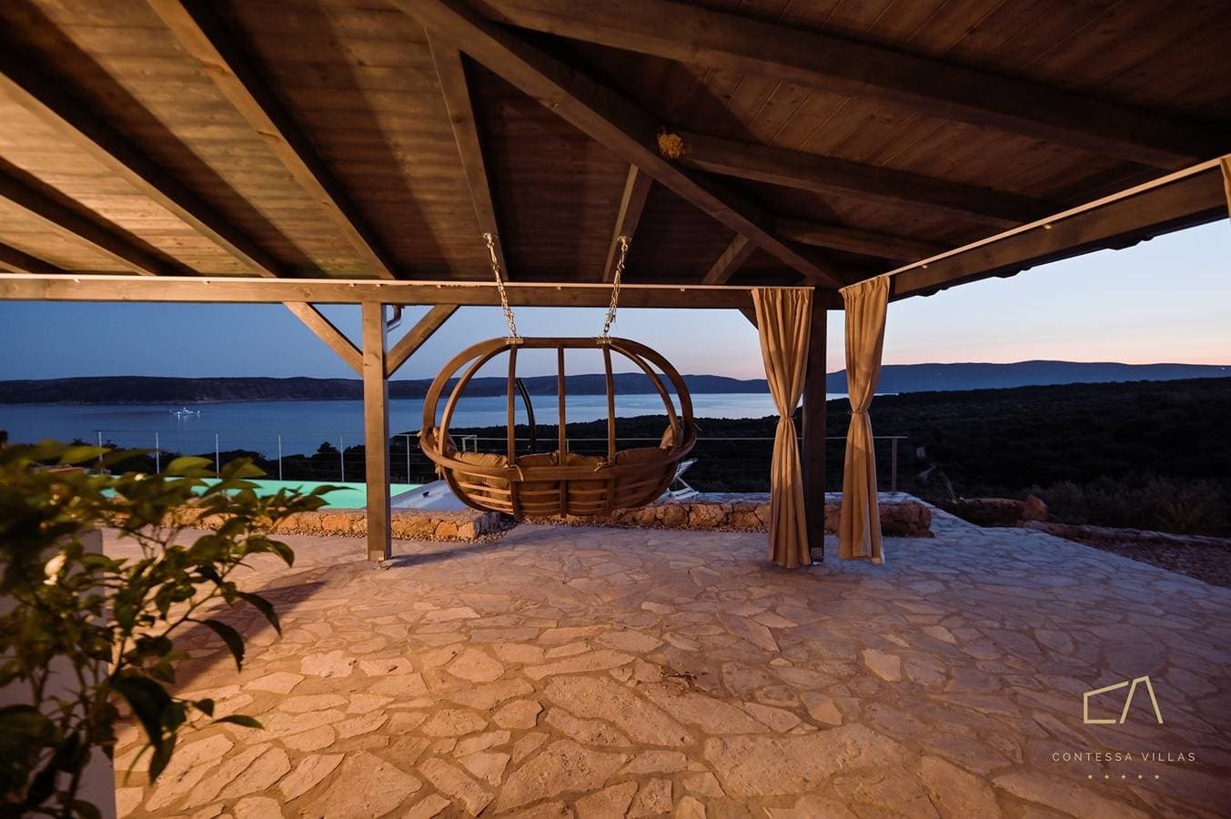 Foto 5 von 65: Steinvilla Heritage House Jure mit Pool und Meerblick auf Krk