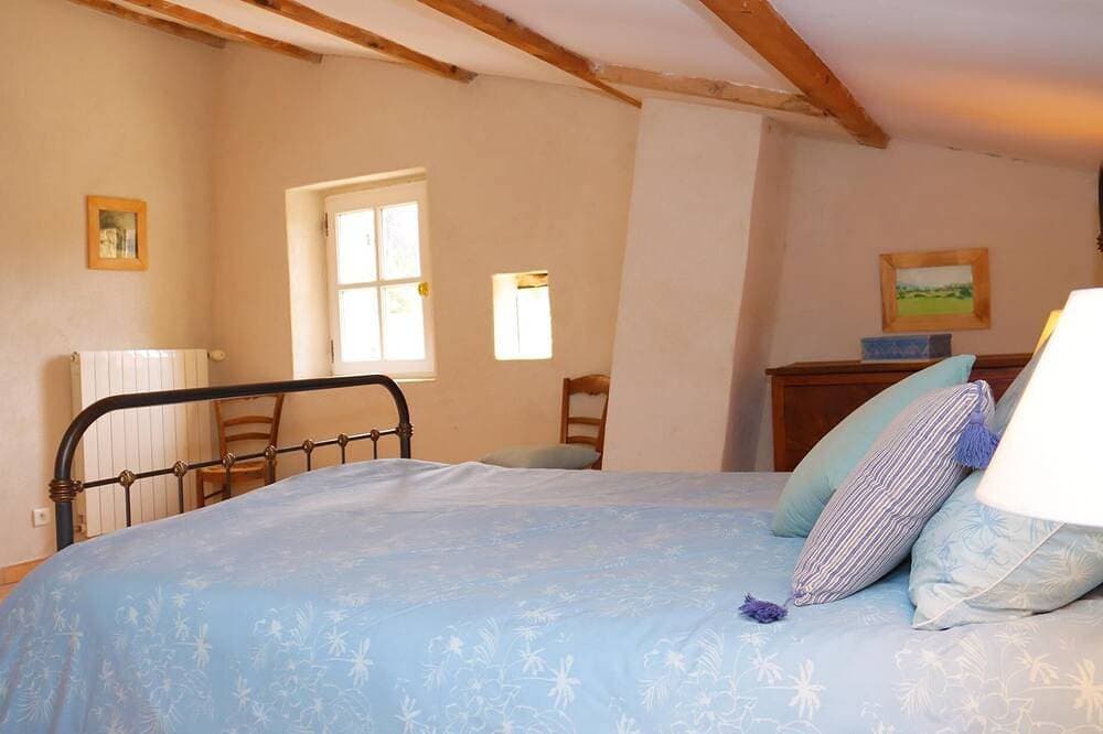 Foto 3 von 30: Großes Ferienhaus mit Pool im wunderschönen provenzalischen Mas, 2 km vom Dorf Banon entfernt