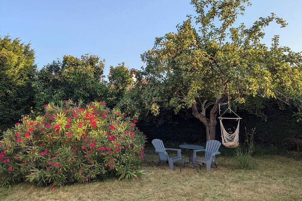 Studio Rénové Avec Jardin à Tours Nord à 3 min du Tram 1