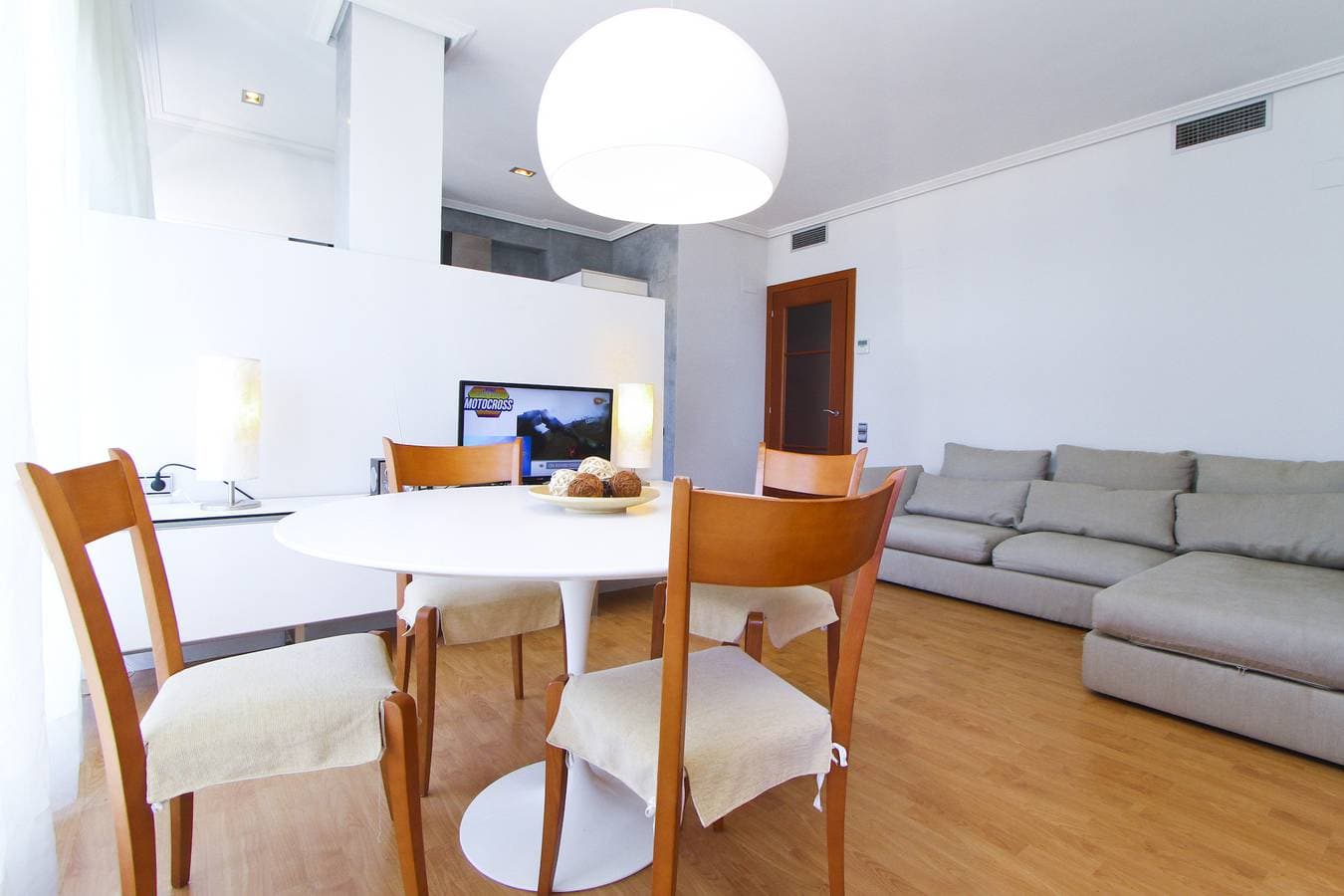 Foto 3 von 33: Soluxe Apartment - Only Families - Beachfront