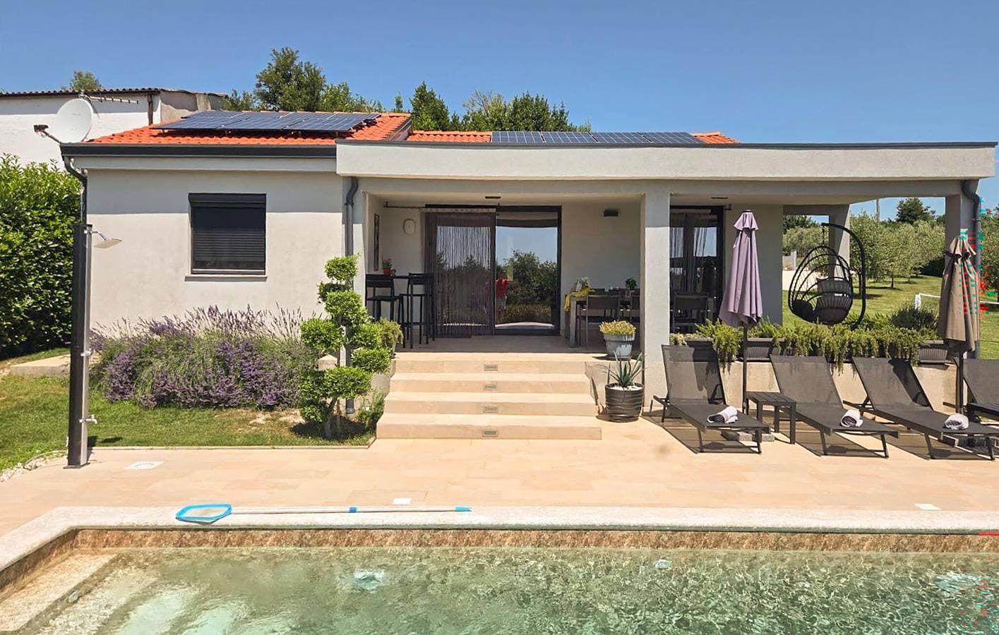 Foto 9 von 36: Gemütliche 75 m² große Ferienwohnung mit Pool, in der Nähe des Stadtzentrums und des Flusses – Melnica