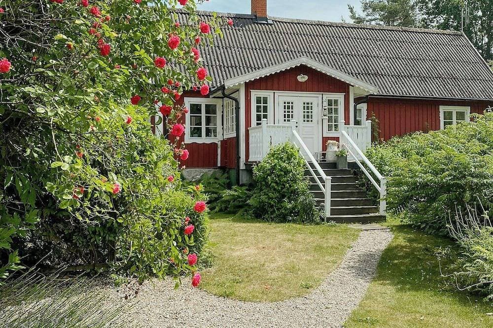 Ländlicher Bauernhof aus dem 19. Jahrhundert bei Västra Näs 1