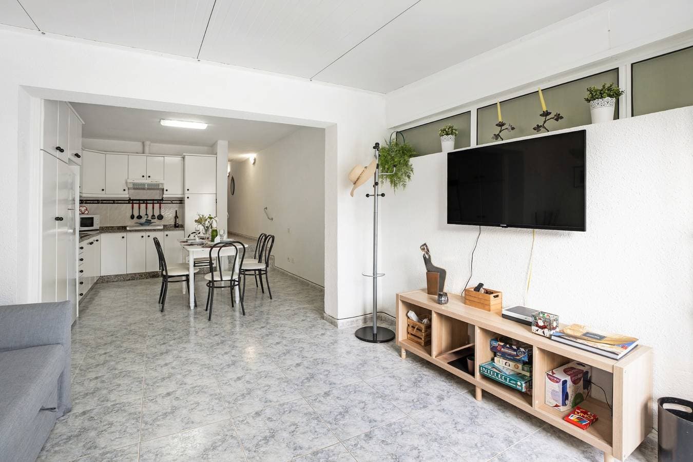 Foto 11 von 35: Ferienwohnung „Poris“ mit beheiztem Pool, privater Terrasse & WLAN