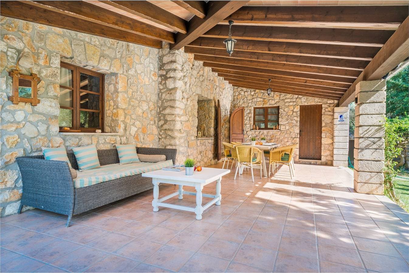 Foto 4 von 31: Finca in idyllischer Lage mit Terrasse, Pool und WLAN