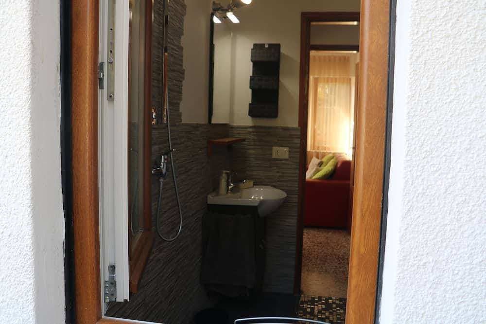 Foto 8 von 21: Haus mit privatem Garten und herrlichem Seeblick