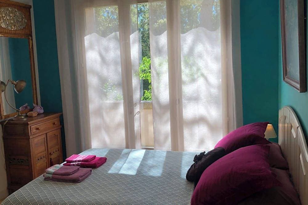Foto 3 von 30: L'Orée de l'Eure Wohnung, Garten, privater Pool in Uzès