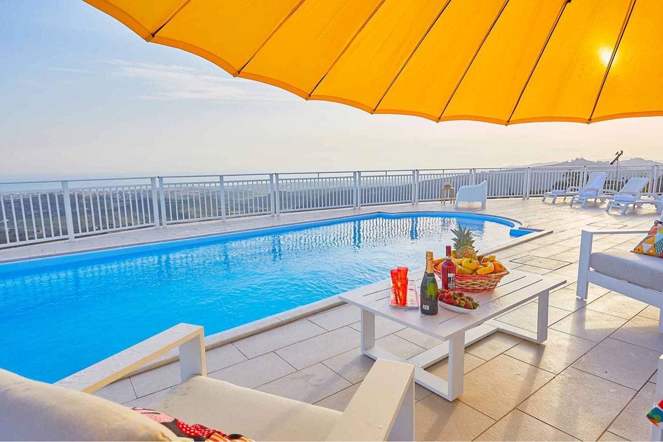 Foto 4 von 17: Luxuriöse Villa in Favara + Pool
