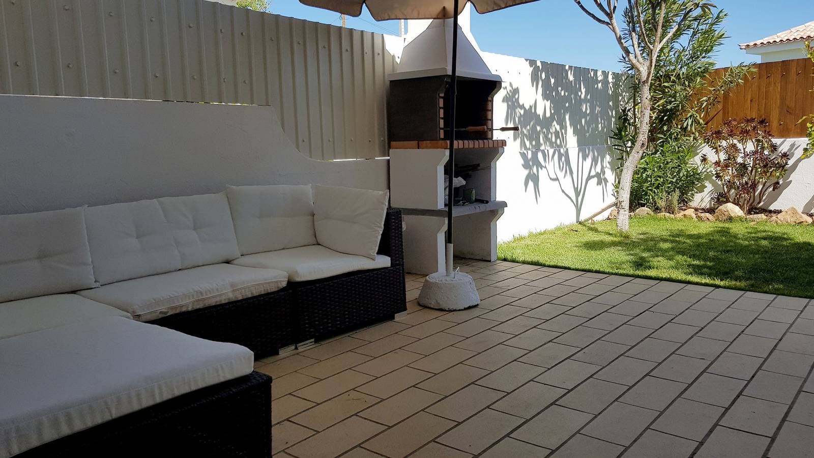 Foto 2 von 43: Magnific Studio with a cozy garden by Rentals in A