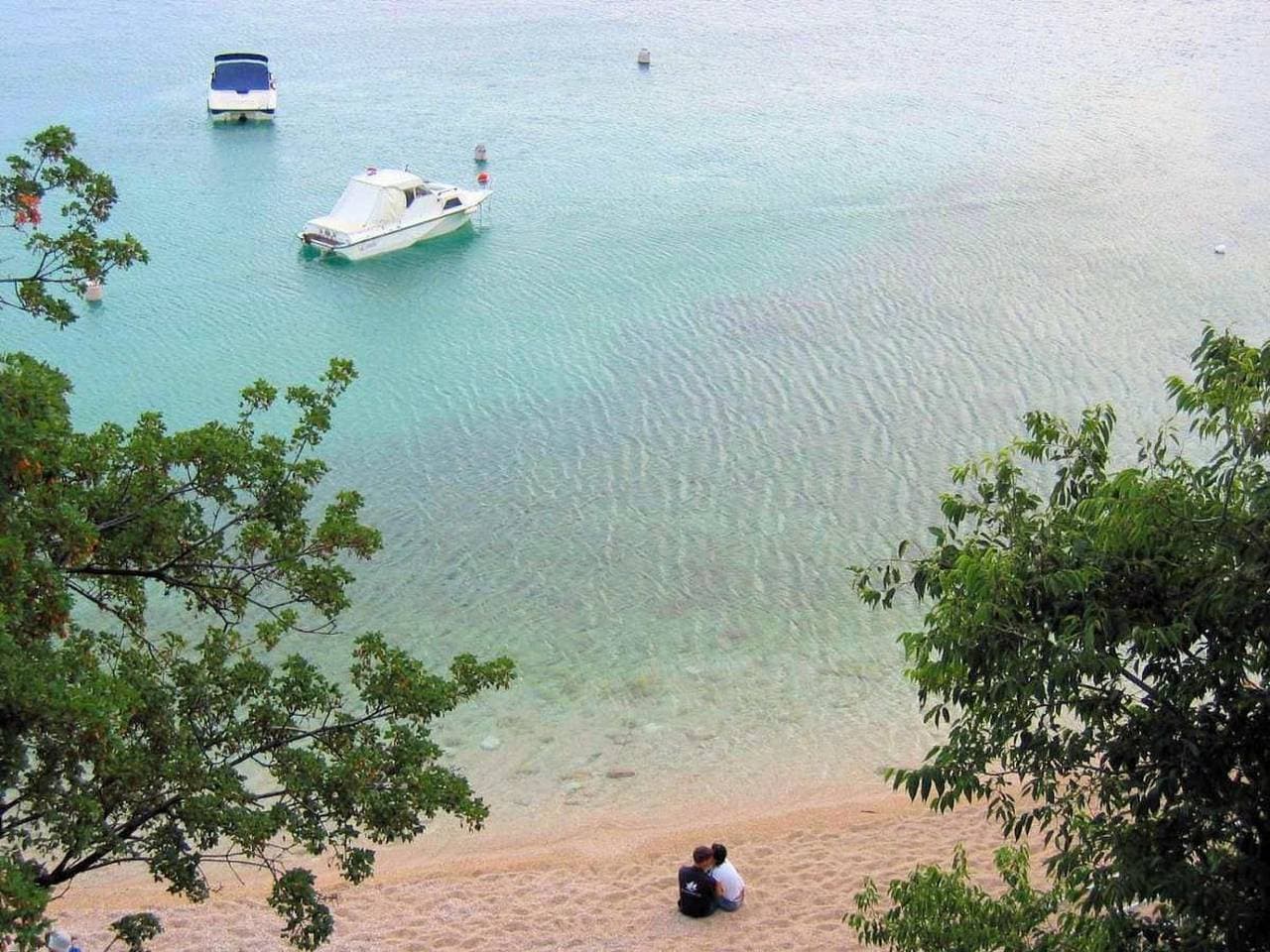 Am schönen Kieselstrand. 1