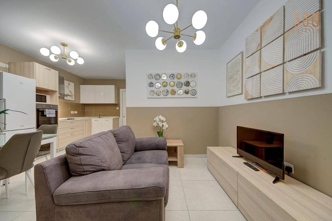 Bright & Airy 2BR home Close to Valletta & Sliema 1