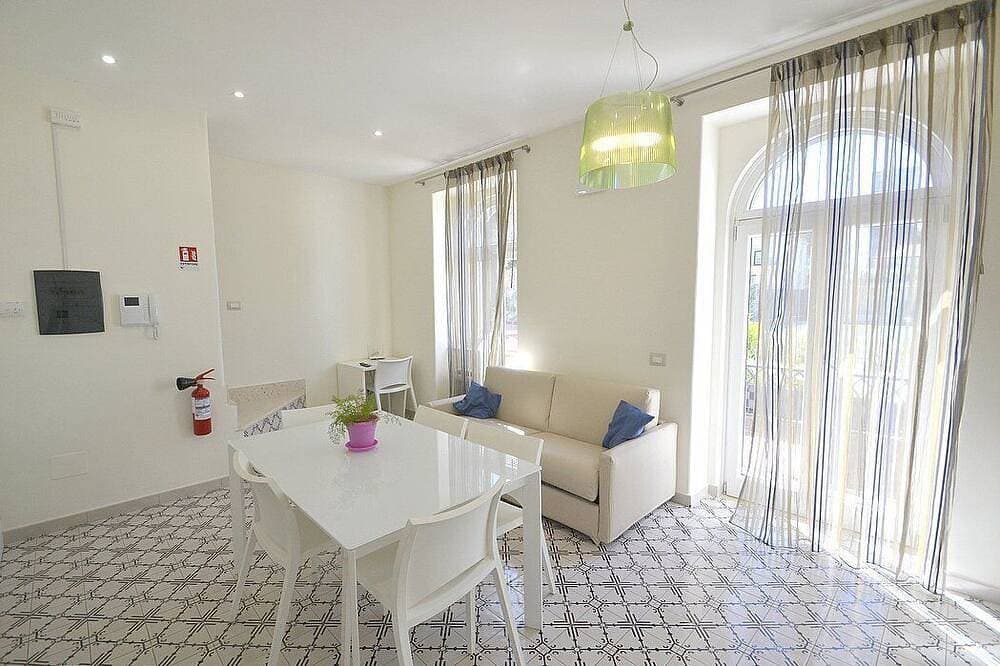 Foto 11 von 30: Villa Elicona E: A welcoming apartment situated in a central location, at a short distance from the Cathedral of Ravello, with Free Wi-Fi.