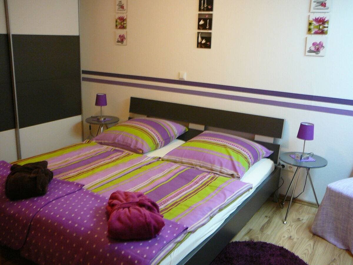 Foto 5 von 16: Gemütliche Ferienwohnung "Waldraff" Terrasse, WLAN & Spielplatz bei einer Buchung von 14. Nächte 20%