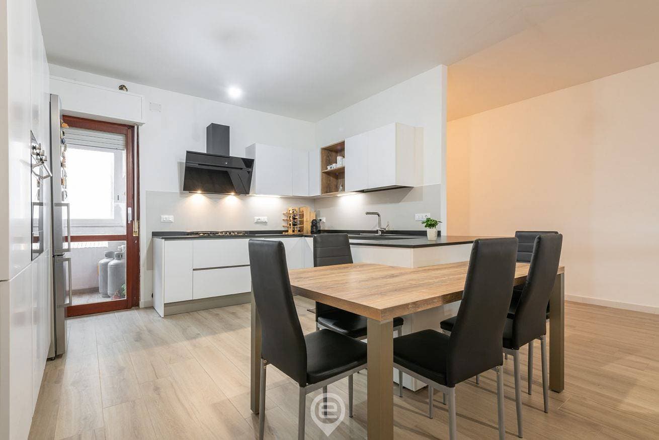 Foto 3 von 28: Ferienwohnung für 4 Personen mit Balkon/Terrasse