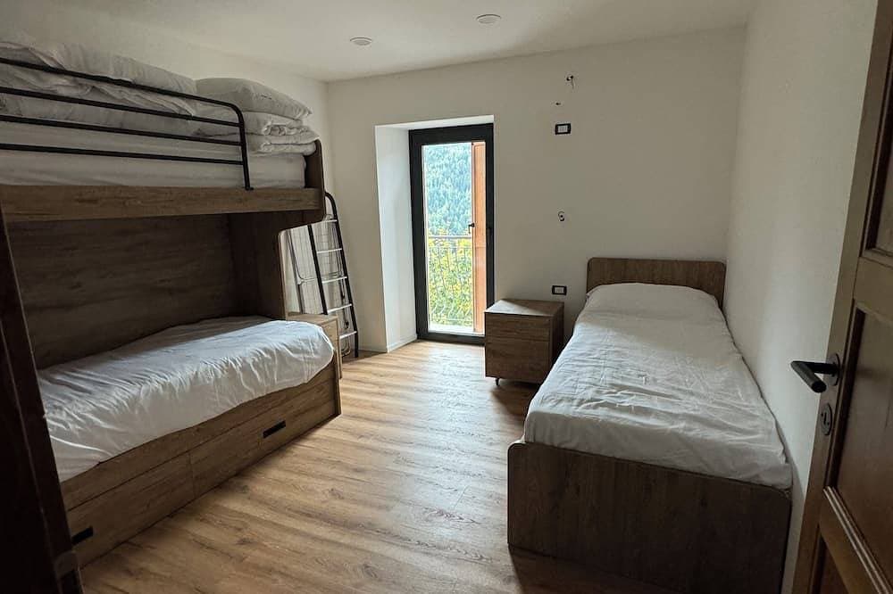 Foto 2 von 12: New apartment with panoramic view for 5 people 1km from Ponte di Legno