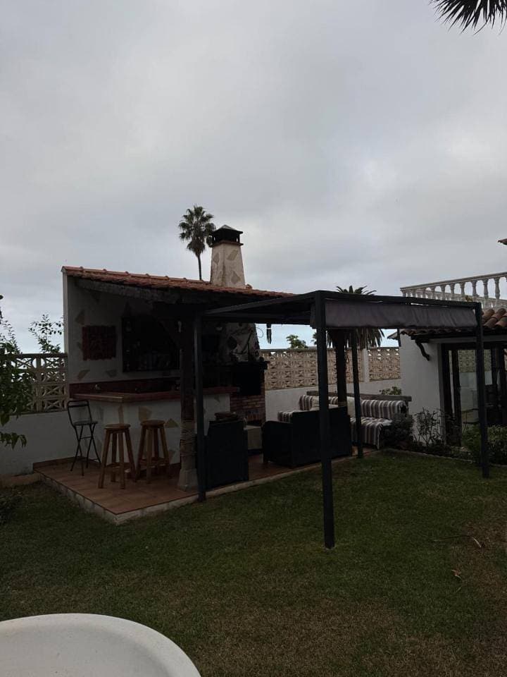 Foto 9 von 14: Three-Bedroom House