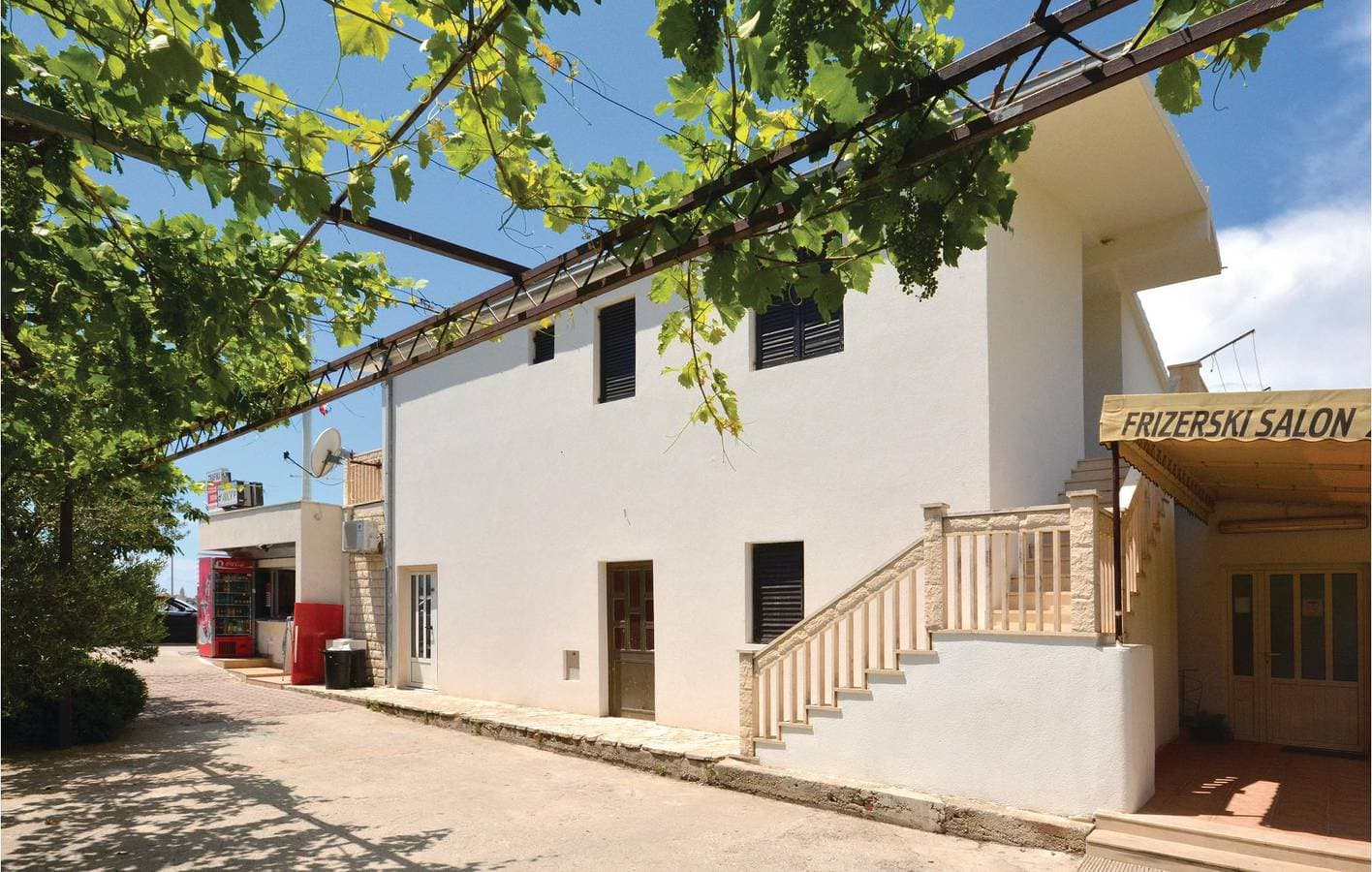 Apartment mit Meerblick, Terrasse, Küche und Parkplatz in der Nähe des Strandes von Strobec 1