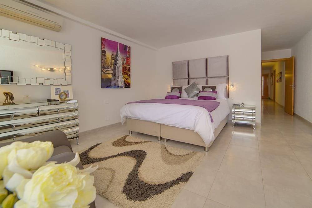 Foto 2 von 30: Luxury Apartment, High-Speed Wi-Fi, Sunny Terrace, Heated Pool, Marazul