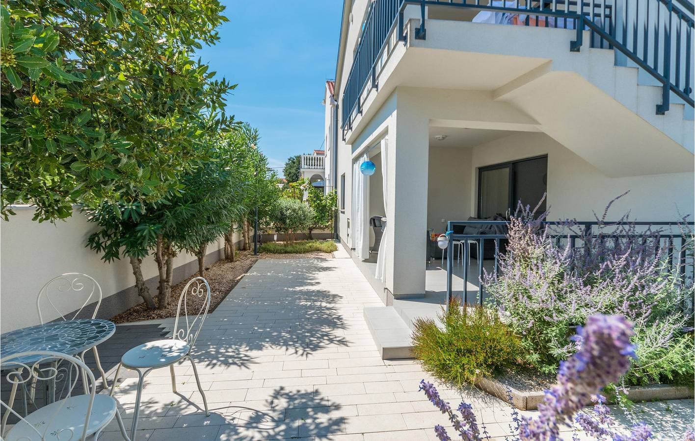 Foto 2 von 31: Gemütliche Ferienwohnung mit Terrasse, WLAN und 1 km Entfernung zum Strand Dječji Raj