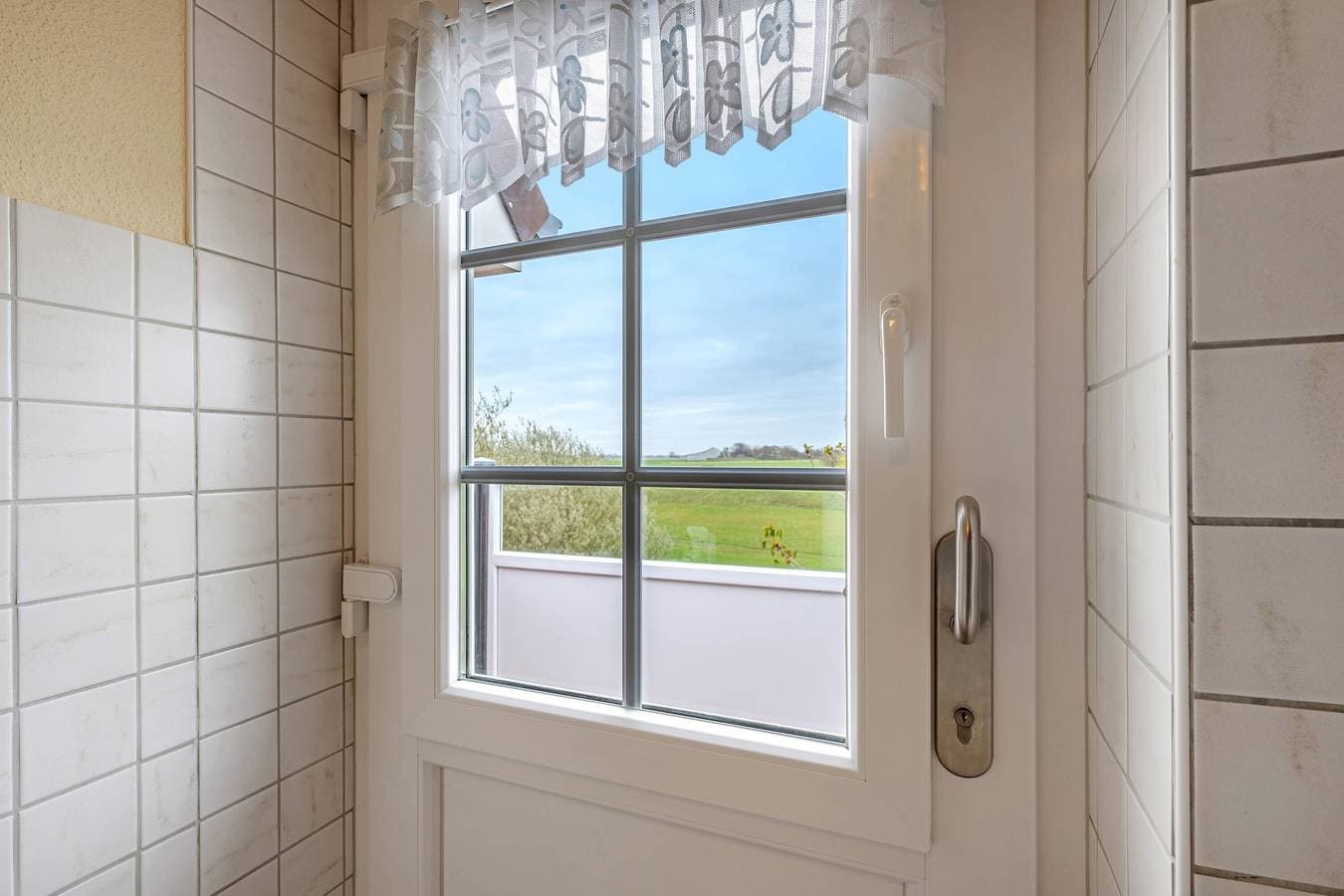 Foto 13 von 25: Ferienwohnung 'Ebbe Und Flut' mit Gemeinschaftsgarten und Balkon