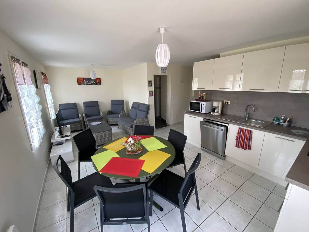 Foto 4 von 21: Ferienwohnung für 6 Personen mit Terrasse