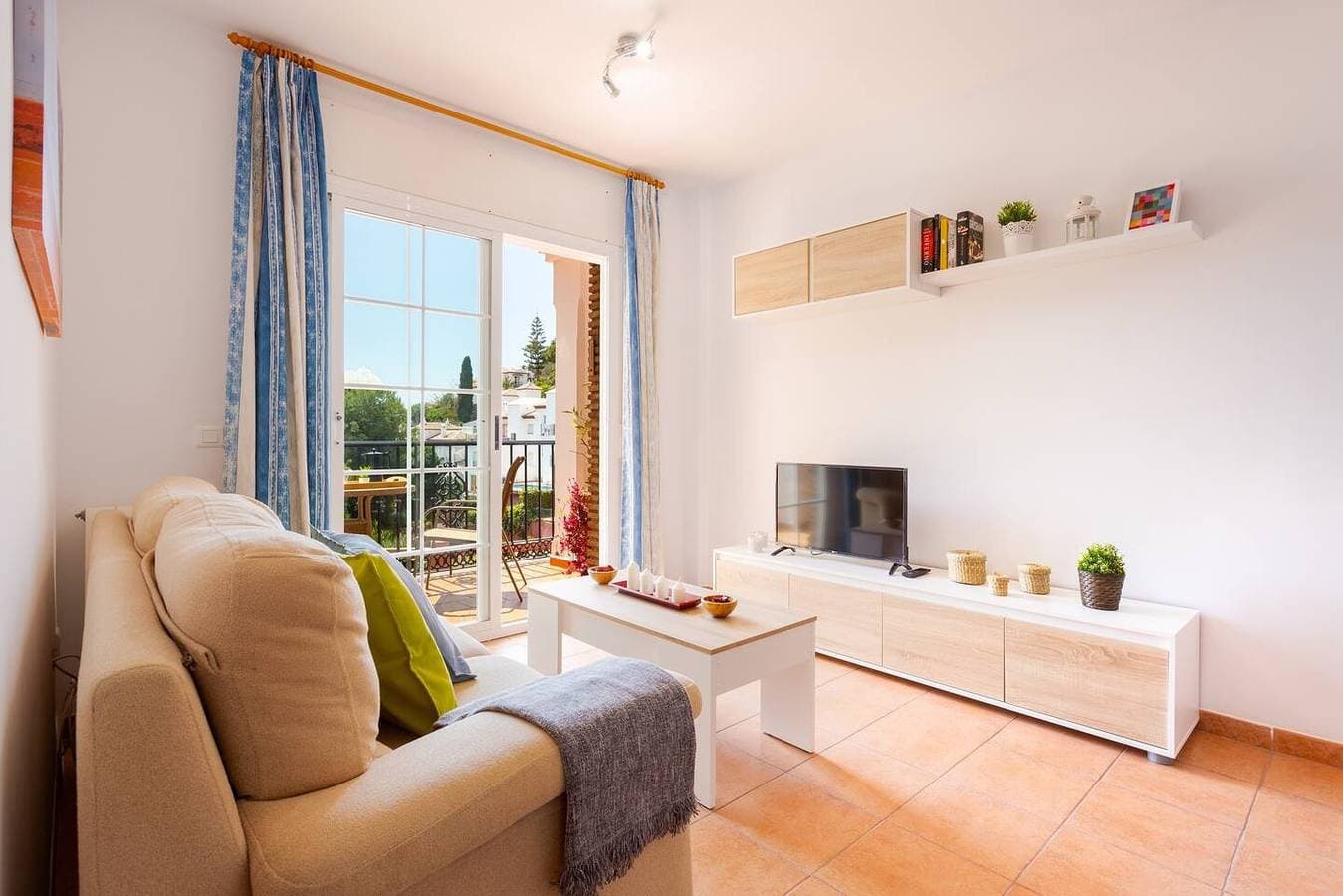 Foto 3 von 41: Ferienwohnung für 4 Personen mit Terrasse