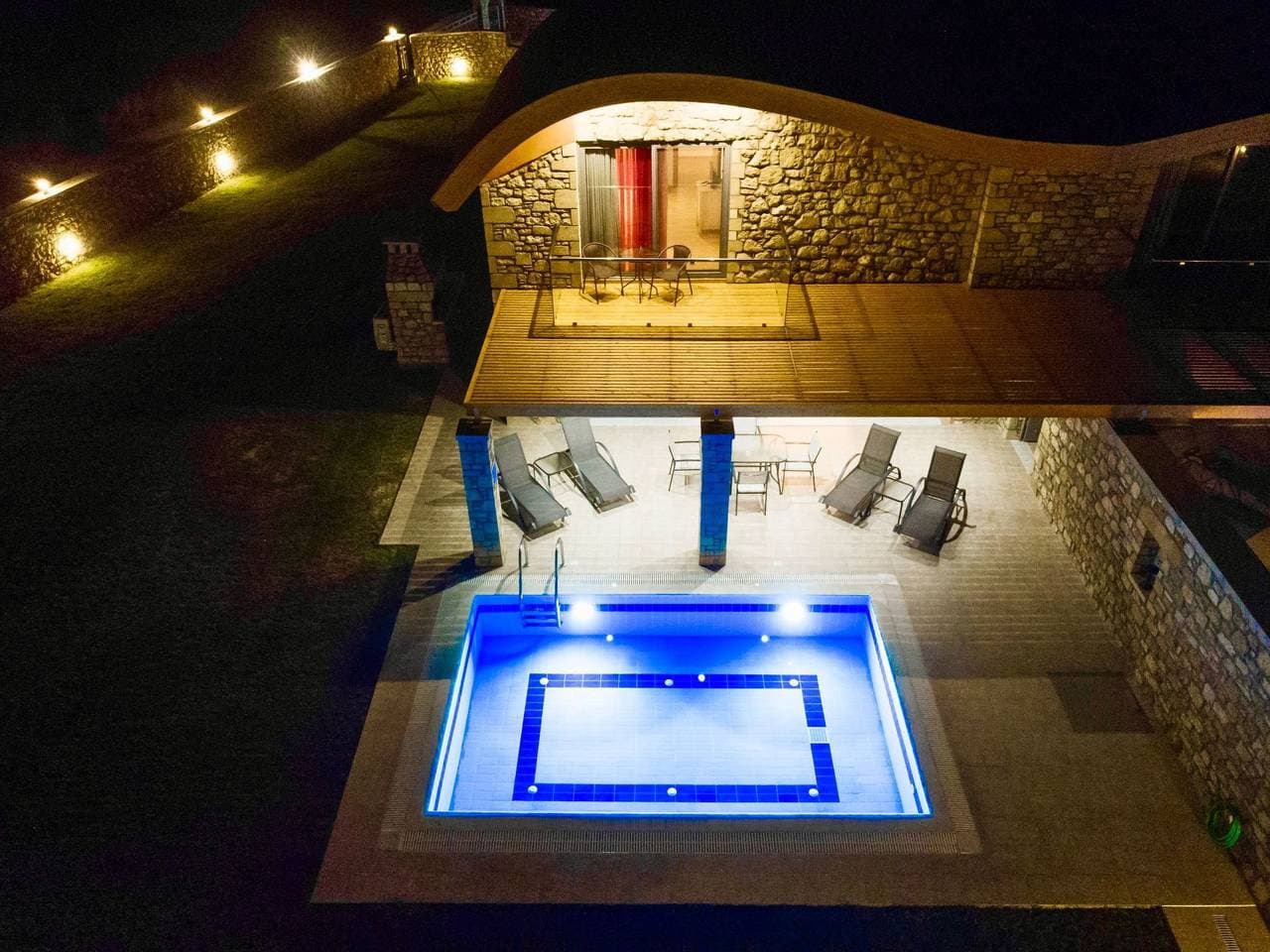 Foto 8 von 49: Mit Garten, Grill und Terrasse