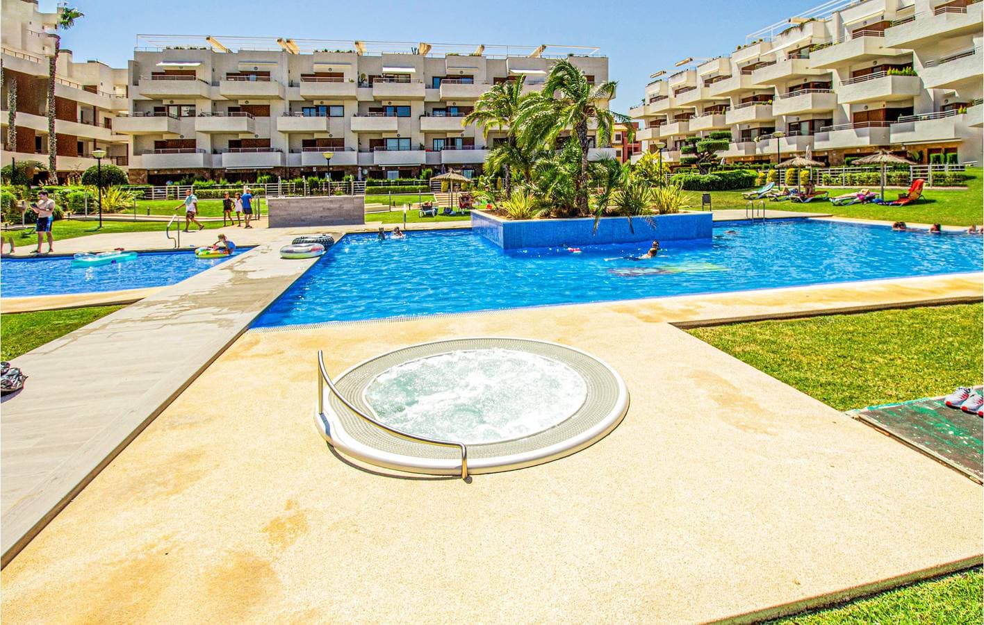 Foto 7 von 25: Apartment mit Meerblick, Pool und Parkplatz.