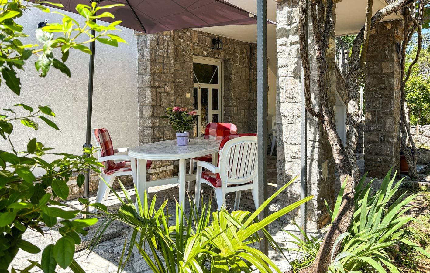 Foto 8 von 19: Gemütliche Ferienwohnung mit Terrasse, WLAN und Parkplatz, 1 km vom Strand von Jert entfernt
