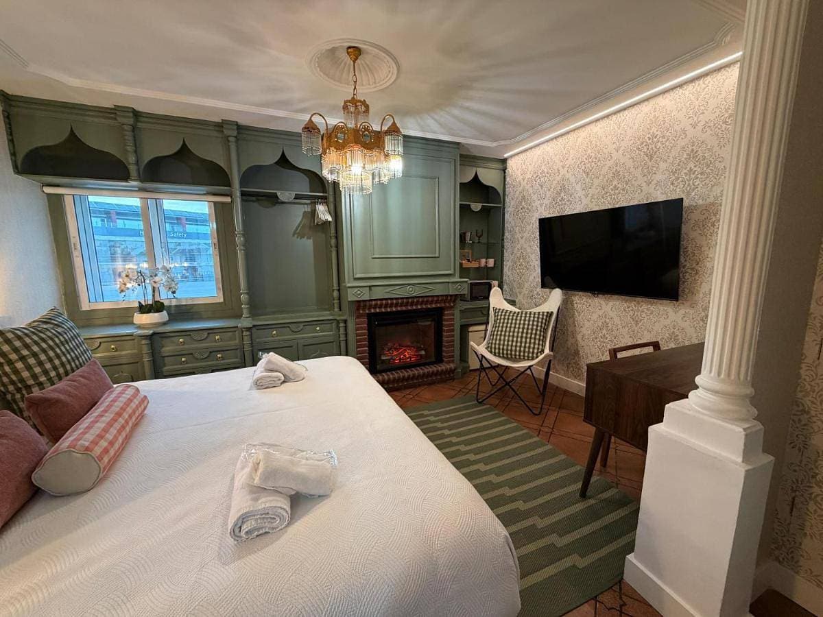 The Suite Collection 1